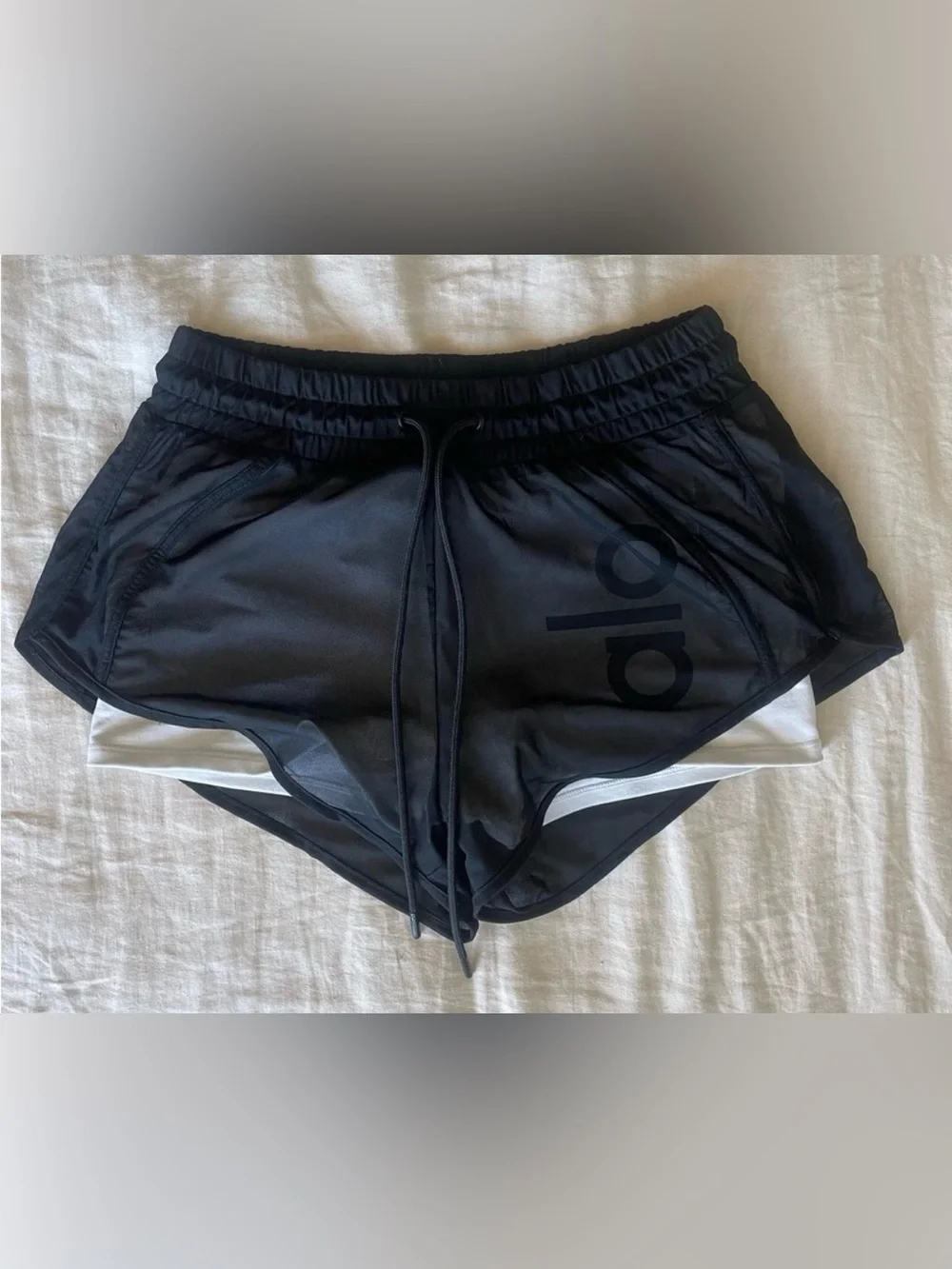 ALO ambience shorts